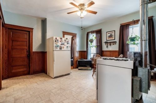 12 Kosta St, Worcester MA 01607-1525 exterior