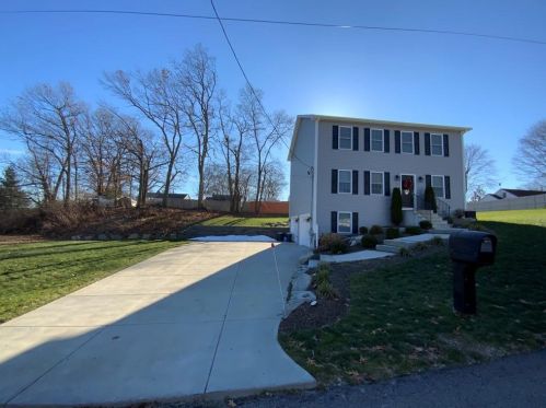 17 Polk St, Providence, RI 02919-2320