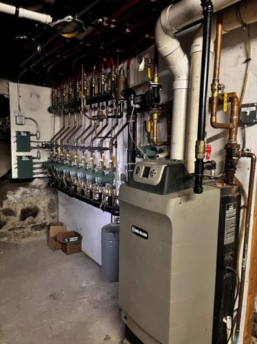 200 Park Ave, Woonsocket RI 02895-4783 exterior