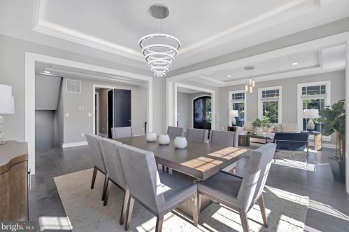 1864 Kirby Rd, Mc Lean VA 22101-5326 exterior