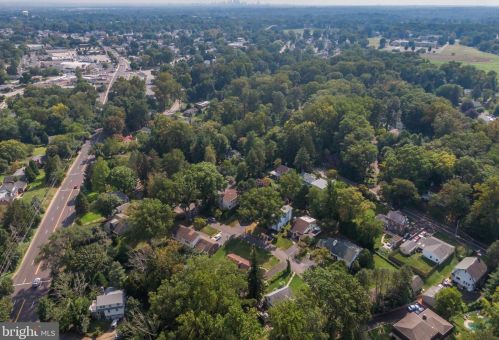 1031 Arthur Ave, Huntingdon Valley, PA 19006-8301