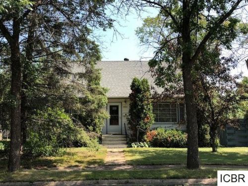 3854 2nd Ave, Hibbing, MN 55746-2804