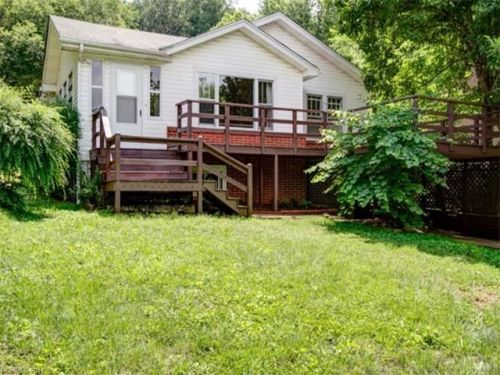 21 Apollo Dr, Sylva, NC 28779-5400