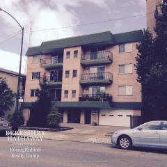 5460 Higgins Ave, Chicago, IL 60630-2179