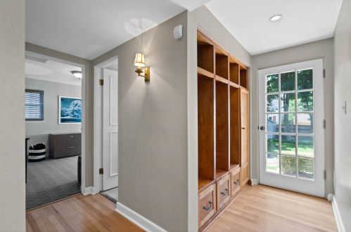 523 Carlisle Ave, Milwaukee WI 53217-4831 exterior