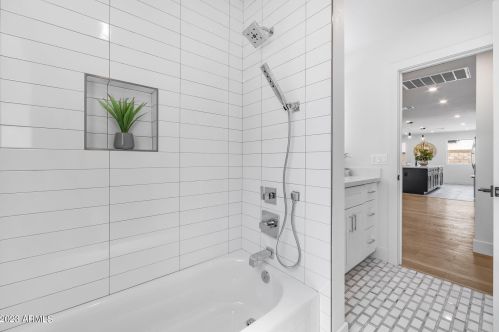 11617 37th Pl, Phoenix AZ  85028-2130 exterior