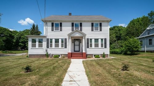17 Topsfield Rd, Ipswich, MA 01938-2148