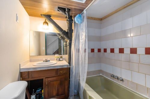 1608 Bank St, Kalamazoo MI 49001-2909 exterior