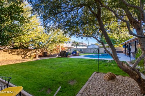 11605 37 Pl, Phoenix AZ 85050-2699 exterior