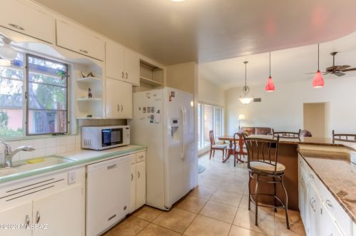 2130 Hampton St, Tucson AZ 85712-2312 exterior