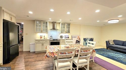 17815 Fraley Farm Rd, Rockville MD 20855-1664 exterior