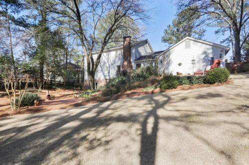 4286 Elizabeth Ln, Atlanta GA 30339-5323 exterior
