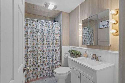 147 Unit St, Providence RI  02909-3929 exterior