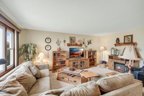 3573 Gresham Ave, Saint Paul MN 55128-4413 exterior