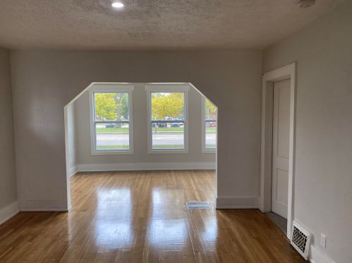 246 Laketon Ave, Meskegon MI  49441-2665 exterior