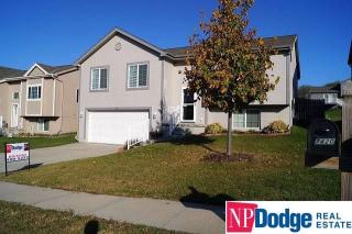 7420 Hanover St, Omaha, NE 68122-5423