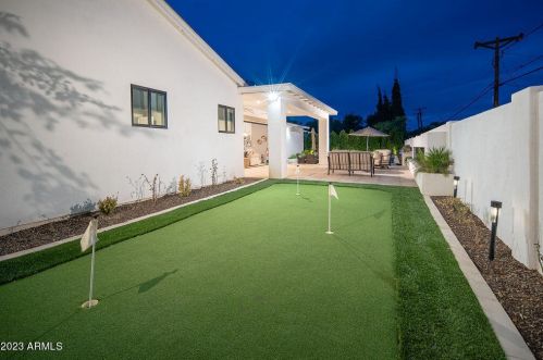 3302 51st St, Phoenix AZ  85018-6612 exterior