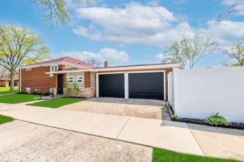 2500 11 Ave, Broadview IL 60155-4814 exterior