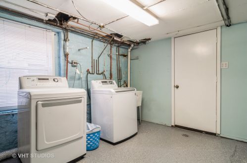 4818 Berenice Ave, Chicago, IL 60641-3501