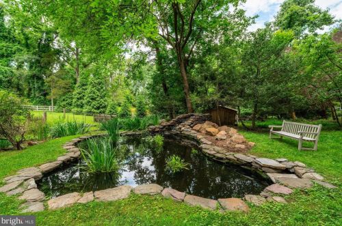 8526 Georgetown Pike, Mc Lean VA 22102-1206 exterior