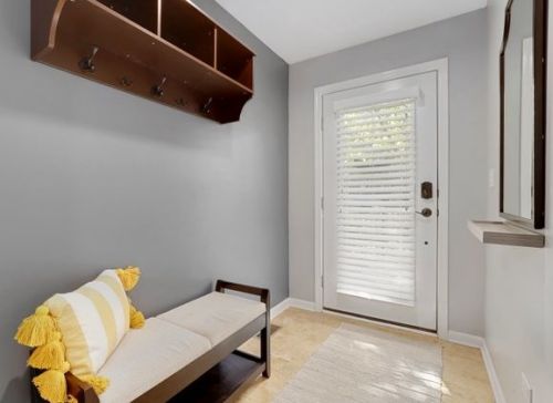 648 Oak St, Chicago IL  60610-7298 exterior