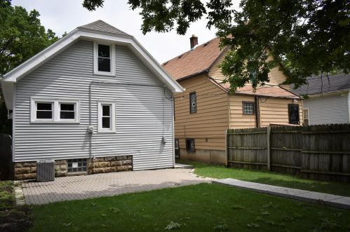 2837 7 St, Milwaukee WI 53215-3907 exterior