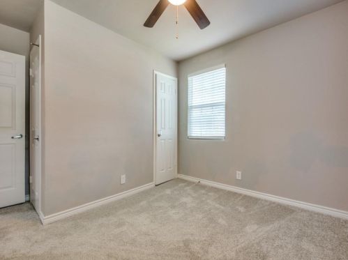 2013 Canterbury St, Irving TX 75062-3550 exterior