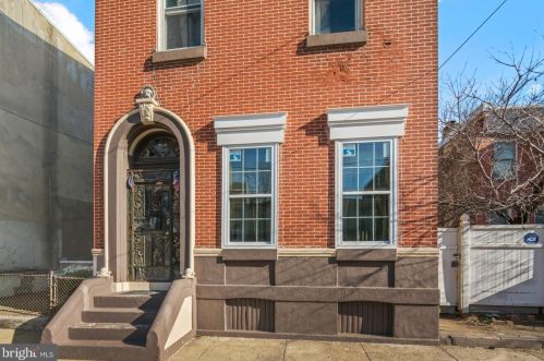 2209 Cumberland St, Philadelphia PA 19125-2204 exterior