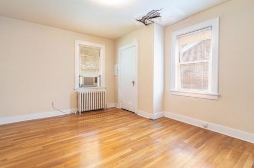 132 Mount Lebanon Blvd, Pittsburgh PA 15234-1243 exterior