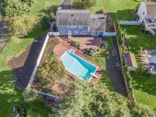 35 Bethal Ln, Commack NY  11725-1003 exterior