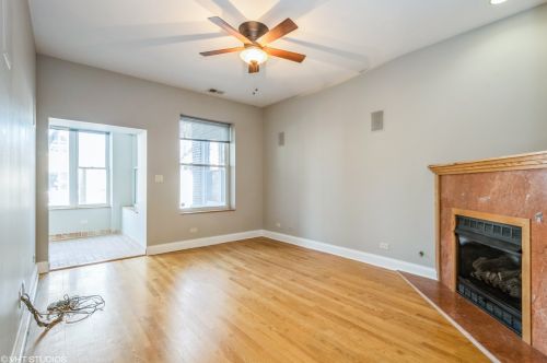 7654 Greenview Ave, Chicago, IL 60626-6040