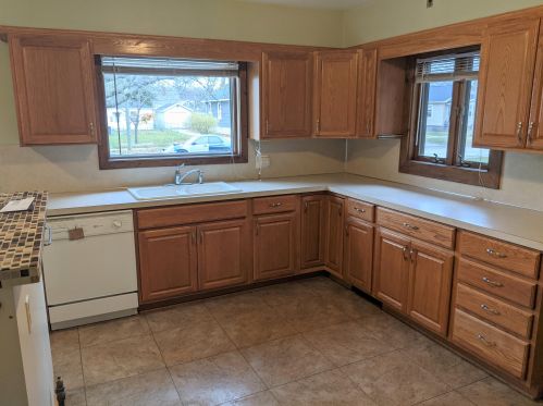 2161 Blodgett St, Meskegon MI 49441-1514 exterior