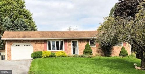 1257 Roush Rd, Hummelstown PA  17036-9622 exterior