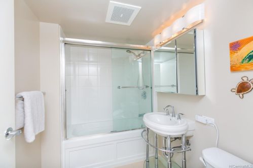 1296 Kapiolani Blvd, Honolulu HI  96814-2803 exterior