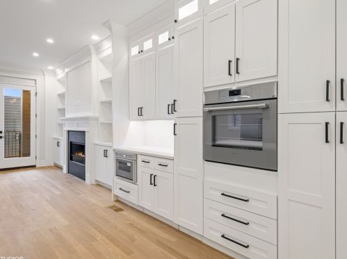 3019 Oakley Ave, Chicago IL 60625-1926 exterior