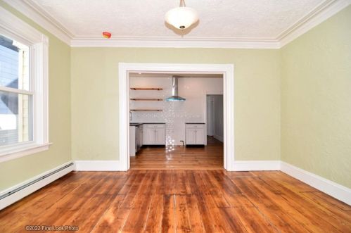 20 Woodbine St, Providence, RI 02919-3679