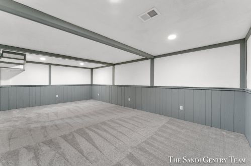 1845 Bonneville Dr, Meskegon MI 49441-3709 exterior