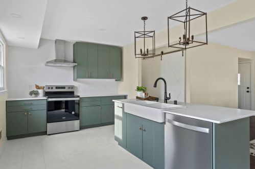 6035 Darnel Ave, Milwaukee WI  53223-3555 exterior