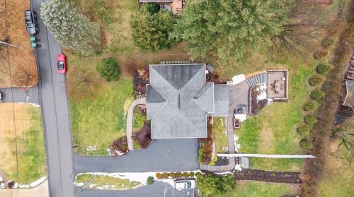 2419 Orchard Dr, Pittsburgh PA  15241-2542 exterior