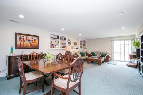 186 Country Club Dr, Seymour CT 06478-1196 exterior