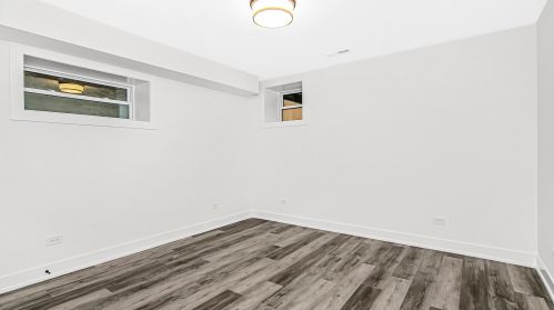 3358 Calumet Ave, Chicago IL 60616-1407 exterior