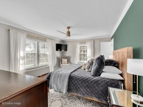 256 Frst Ave, Elmhurst IL 60126-3547 exterior