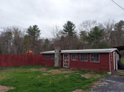 132 Ballouville Rd, Killingly CT 06241-1201 exterior