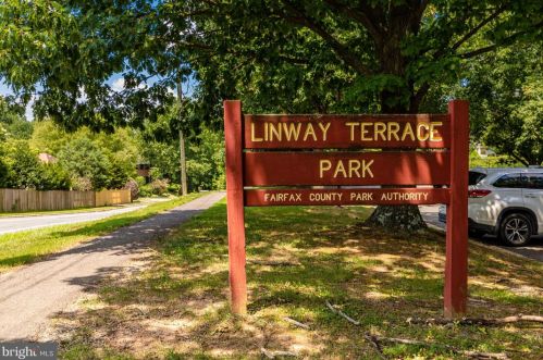 1621 Linway Park Dr, Mc Lean VA 22101-4149 exterior