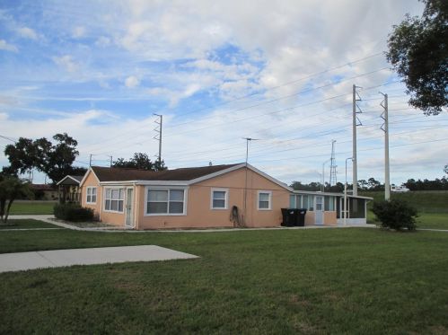 1307 Econlockhatchee Trl, Orlando FL 32825-6108 exterior