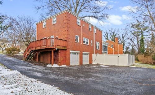 57 Locksley Dr, Pittsburgh PA  15235-5117 exterior