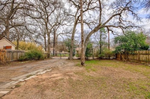 4323 Airport Blvd, Austin TX 78752-3826 exterior