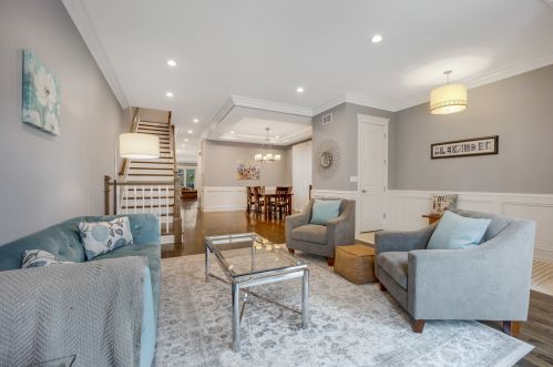 4026 Harding Ave, Chicago, IL 60618-1912