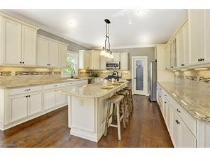 2 Creek Rdg, Cleveland OH  44116-2060 exterior