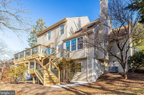 3008 Emerald Chase Dr, Herndon VA 20171-2334 exterior